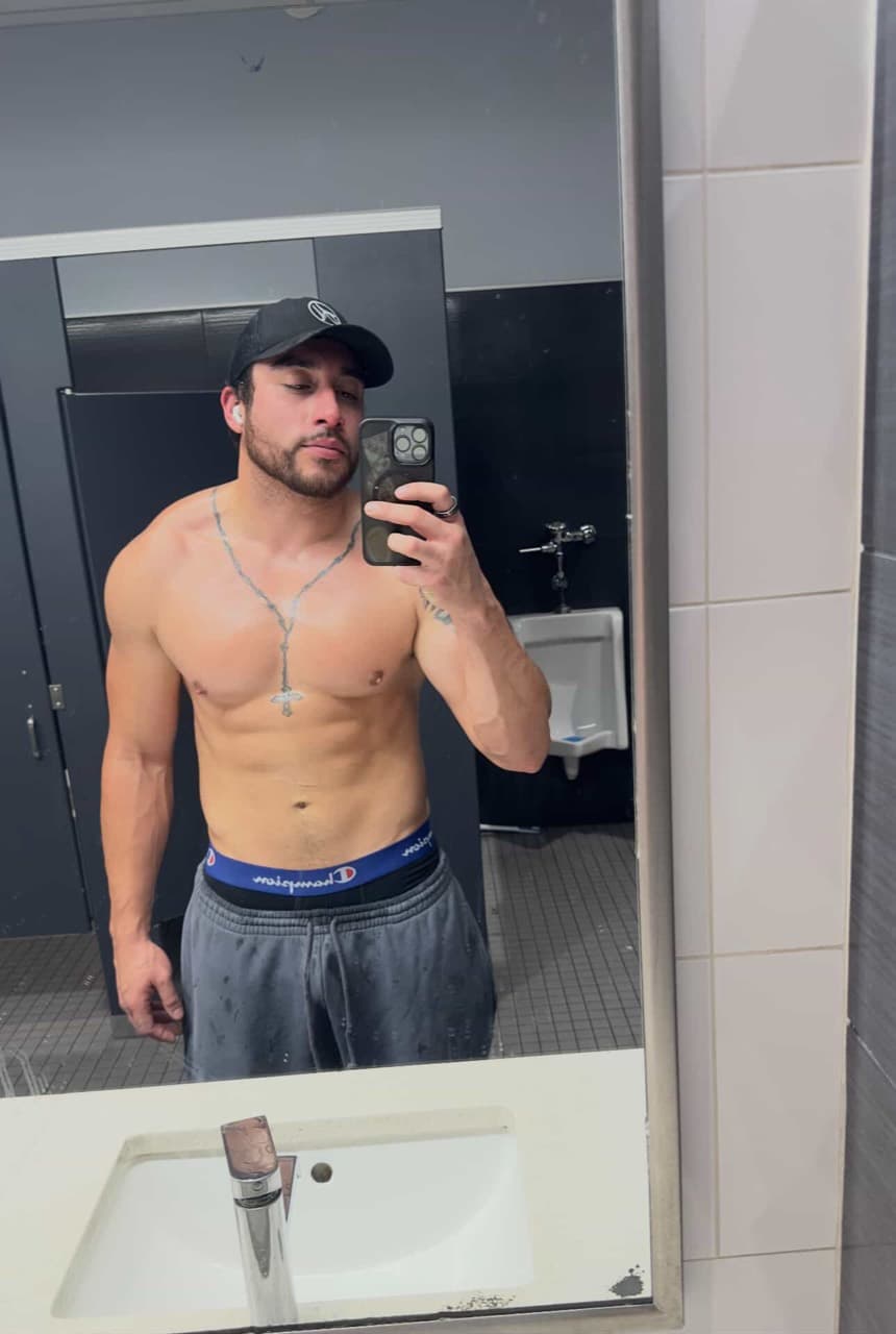 Anonymous Geebs client after body recomposition transformation mirror view